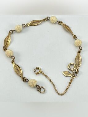 Elegant Vintage Sarah Cov Bracelet Gold Tone Filigree with Carved Beads